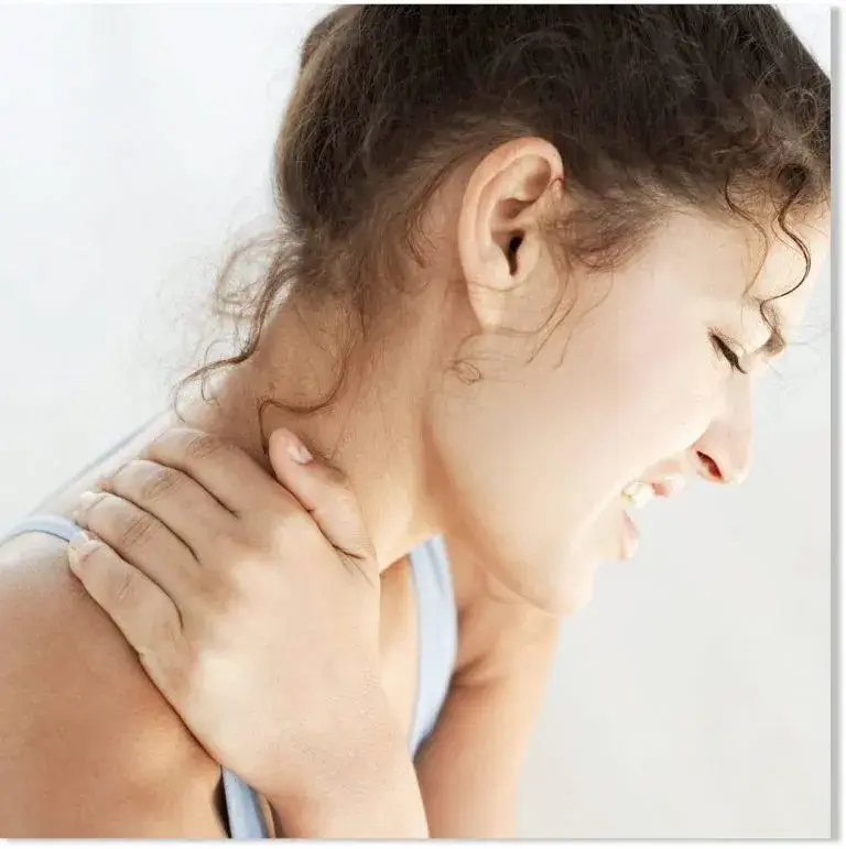 neck pain1 768x771 1